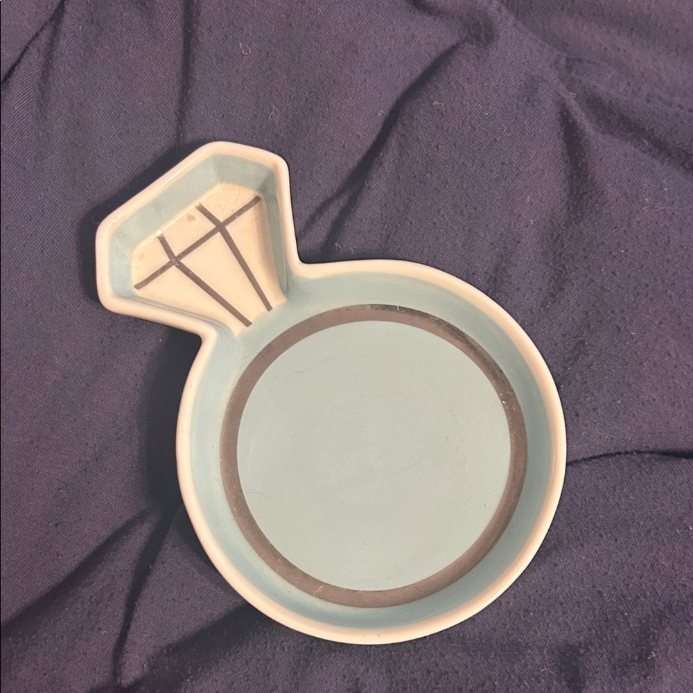 Kate Aspen Cream Ring-Shaped Dish